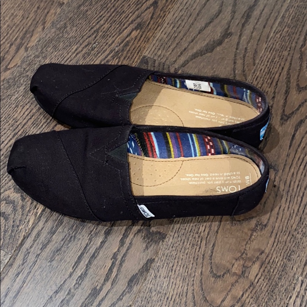 TOMS - Picture 2 of 5